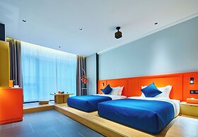 Global Village Riverside Hotel