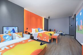 Global Village Riverside Hotel