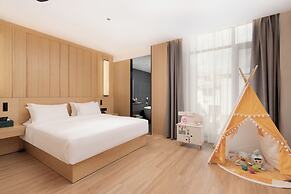 Global Village Riverside Hotel