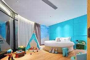 Global Village Riverside Hotel