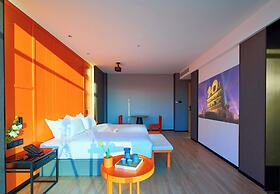 Global Village Riverside Hotel