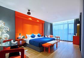 Global Village Riverside Hotel