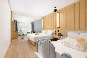 Global Village Riverside Hotel