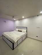 Meenakshi Guest House
