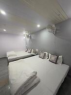 Meenakshi Guest House