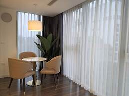 LIVIE Ha Noi Ham Long