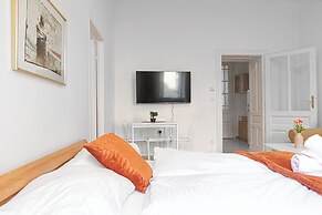 Affordable 2BR Apt Long Stay Karlsplatz