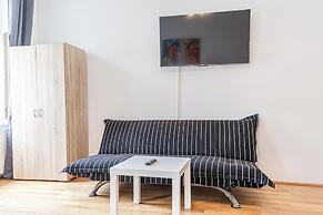 Affordable 2BR Apartment Near Belvedere