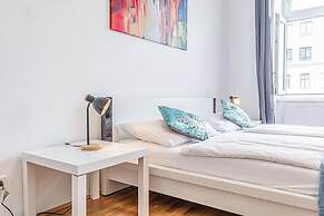 Affordable 2BR Apartment Near Belvedere
