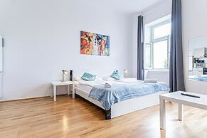 Affordable 2BR Apartment Near Belvedere