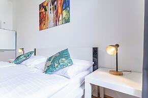 Affordable 2BR Apartment Near Belvedere