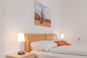 Special Vintage Apartment Near Downtown