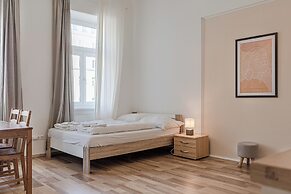 Special Vintage Apartment Near Downtown