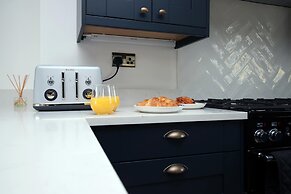 Stylish 3 Bed Home In Bath - Private Parking Wifi