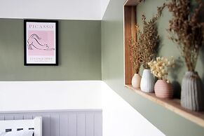 Stylish 3 Bed Home In Bath - Private Parking Wifi
