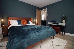 Stylish 3 Bed Home In Bath - Private Parking Wifi