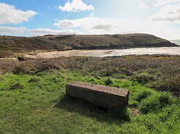 82 Manorbier Park