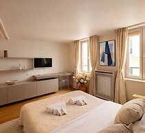 1532 Mouffetard
