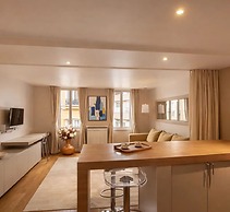 1532 Mouffetard