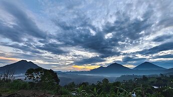 Arkaluna Resort And Adventure