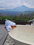 Arkaluna Resort And Adventure