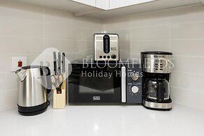 Bloomfields Stunning 1Br in WE