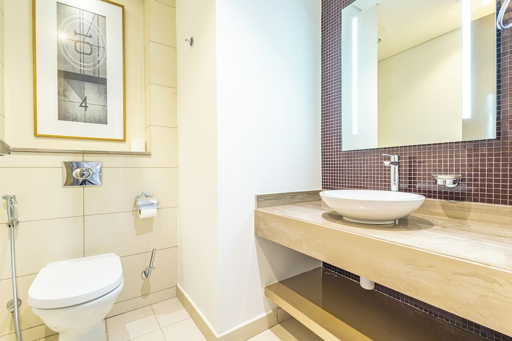 Superhost 1BR DAMAC Towers Paramount