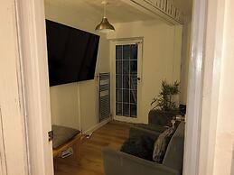 Charming 4-bedroom House Rental in Basildon, UK