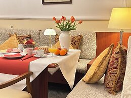 Fleur De Lis Hotel