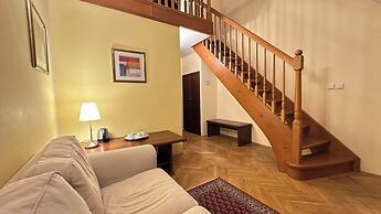 Fleur De Lis Hotel