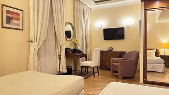 Fleur De Lis Hotel
