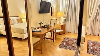 Fleur De Lis Hotel
