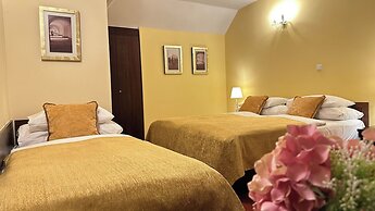 Fleur De Lis Hotel
