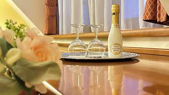Fleur De Lis Hotel