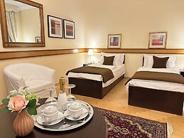Fleur De Lis Hotel