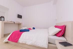 1- bed apt Near Black Beach-sleeps 4-parking