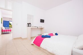 1- bed apt Near Black Beach-sleeps 4-parking