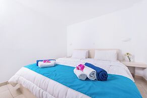 1-bed Apt at Hotel, Near Perivolos Black Beach