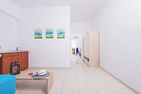 1-bed Apt at Hotel, Near Perivolos Black Beach