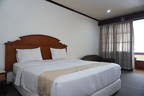 Siantar Hotel Parapat