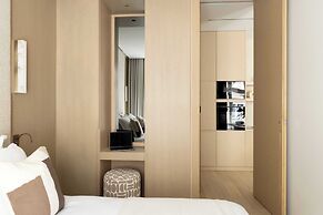 Luxurious Astorg Residence