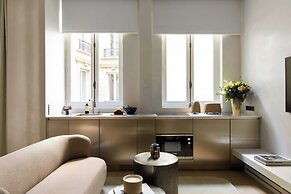 Luxurious Astorg Residence