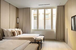 Luxurious Astorg Residence