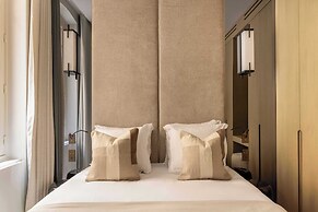 Luxurious Astorg Residence