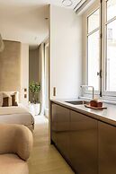 Luxurious Astorg Residence