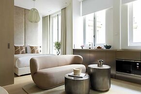 Luxurious Astorg Residence