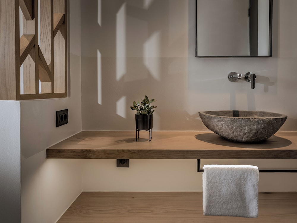 Mon Repo Suites