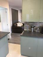 Treetops Apartment 3