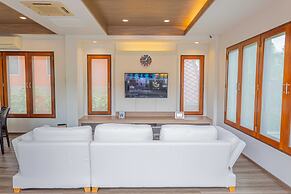 Premium Villa Baan Kinlom Chomlay