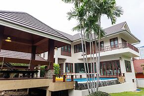Premium Villa Baan Kinlom Chomlay